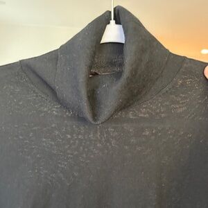 Carolina Herrera Elegant Black Knit Top